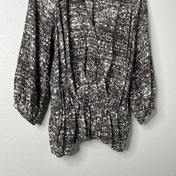 Joie Louvre Printed Silk Blouse Gray Abstract Surplice Peplum Size Large - Picture 3 of 10